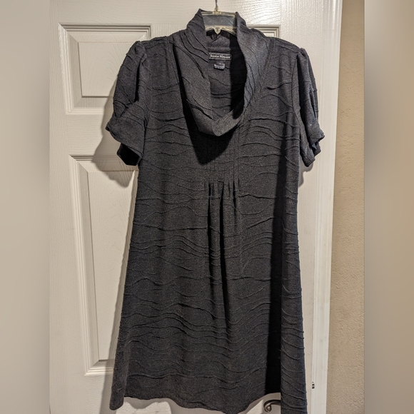 Jessica Howard Dresses & Skirts - Women's cowl necked lightweight gray dress size 14